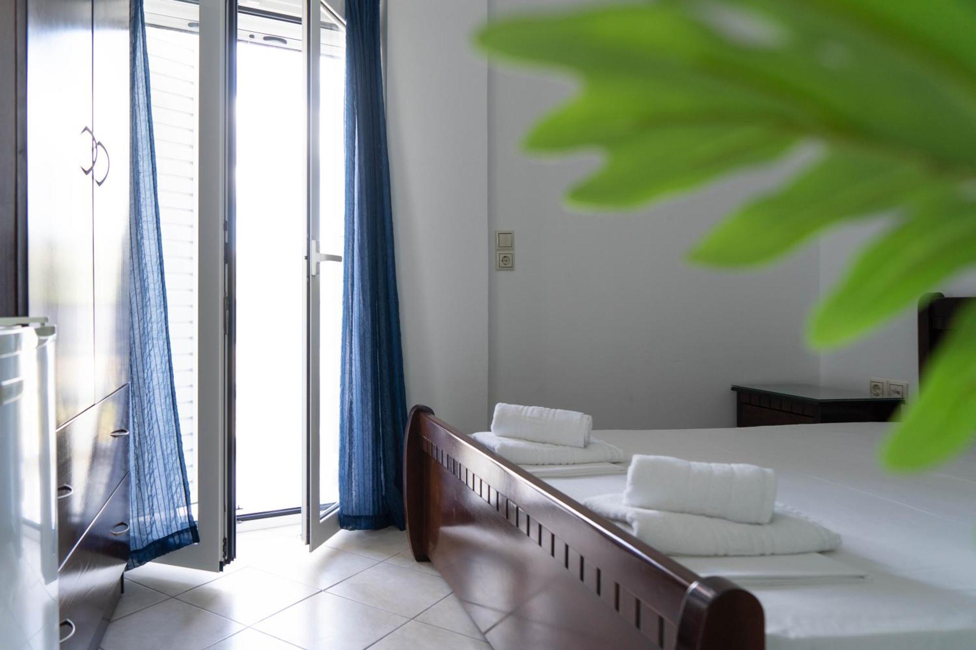Hotel Alexandros アマウディア エクステリア 写真