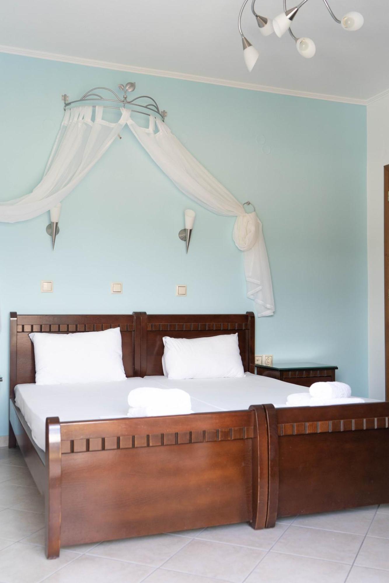 Hotel Alexandros アマウディア エクステリア 写真
