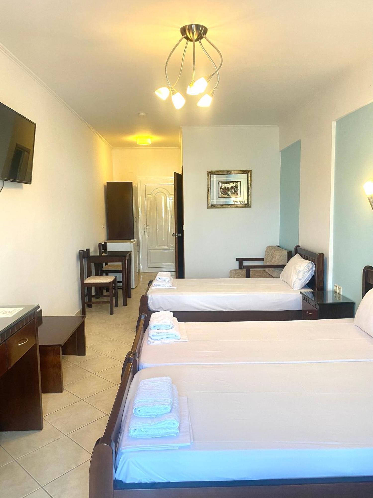 Hotel Alexandros アマウディア エクステリア 写真